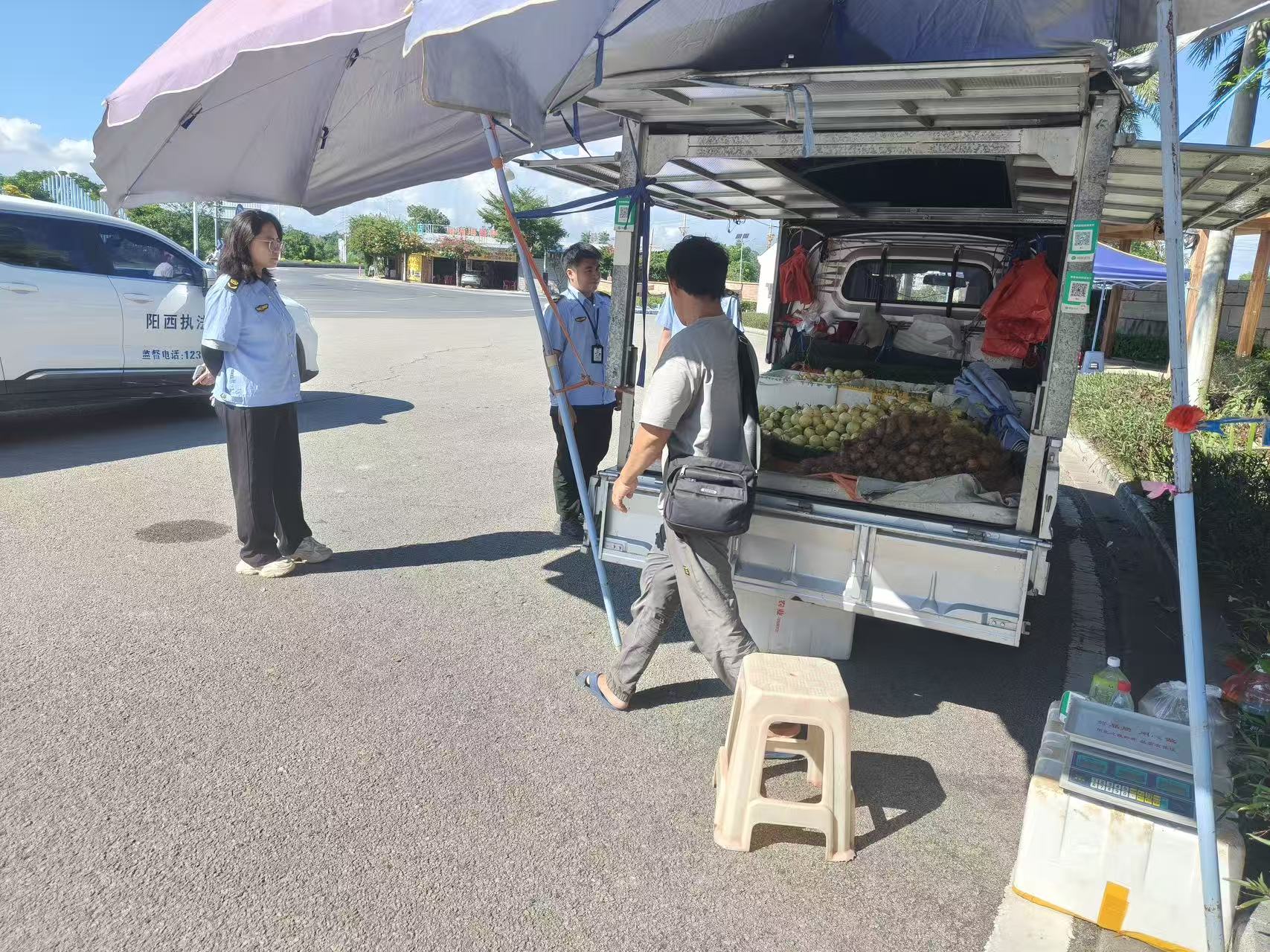 2026.9.28沙扒镇开展节前街道整治及贩卖孔明灯、烟花整治工作2.jpg